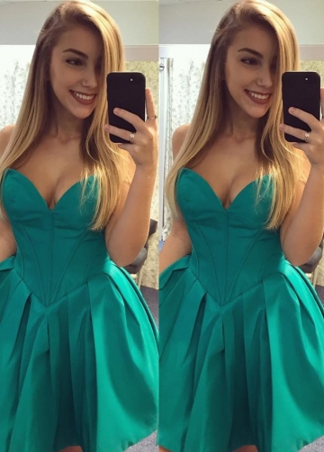 Sweetheart Satin Hunter Green Homecoming Party Gown Backless