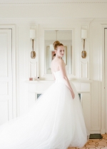 Sweetheart Tulle Ball Gown Backless Bride Wedding Dresses