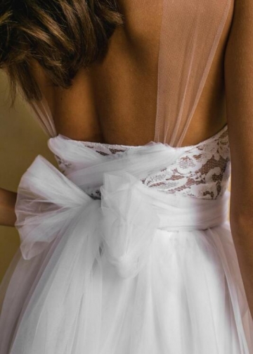 See-through Neckline Lace Tulle Bride Boho Wedding Dresses 2023