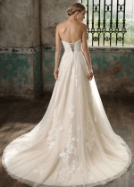 Sweetheart Floral Appliques Tulle Wedding Gown Backless