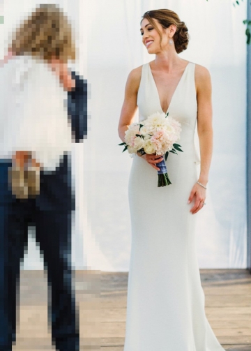 V-neck Sleeveless Simple Bridal Dresses with Illusion Back