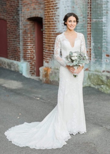 V-neckline Lace Vintage Wedding Dress Long Sleeves Bridal Gowns 2018
